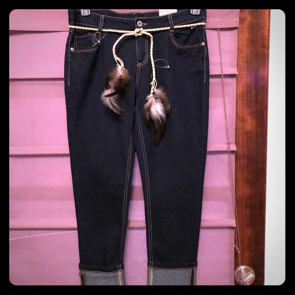 Arizona Jean Company Jeans with feather belt NWT